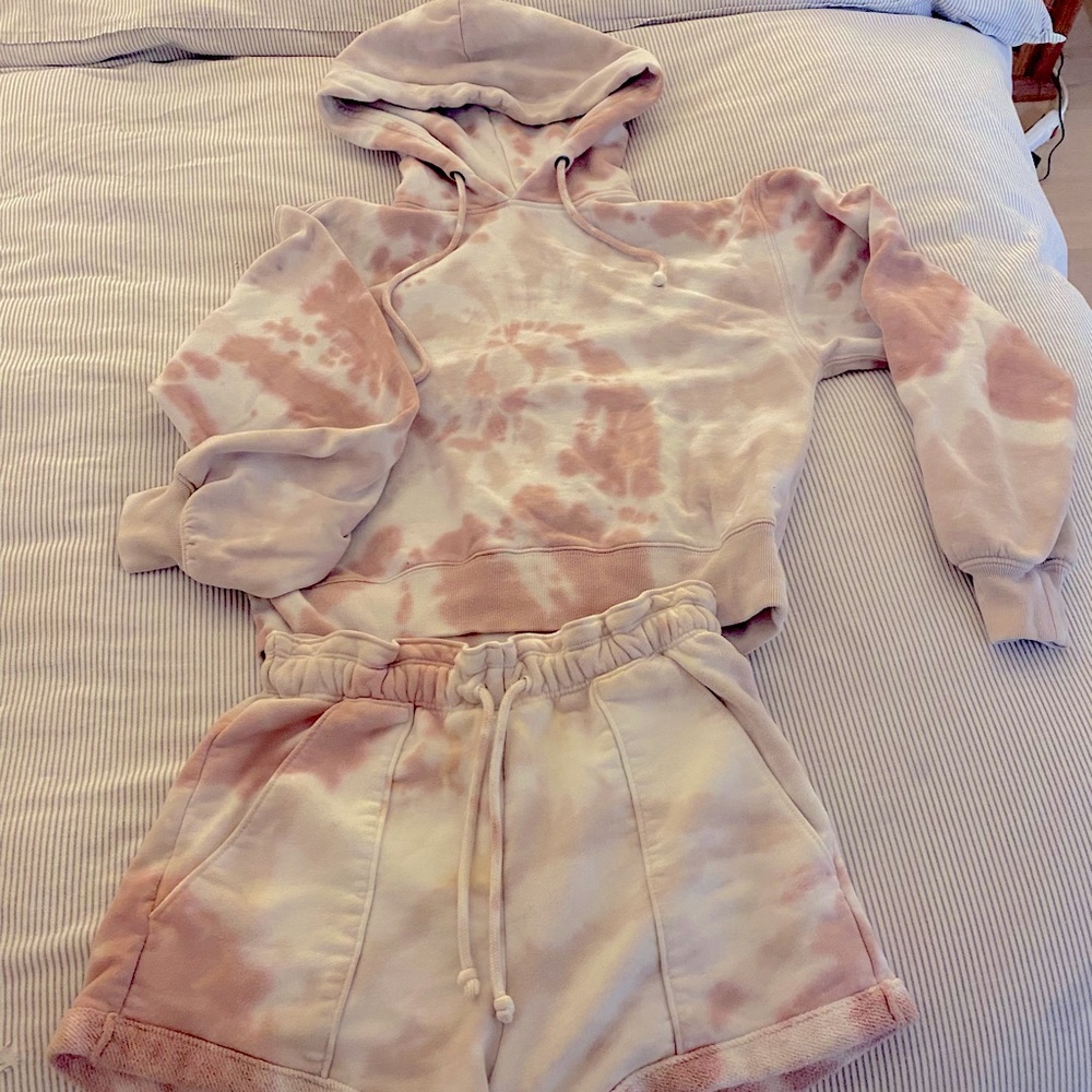 Abercrombie Pink tie dye hoodie and shorts set